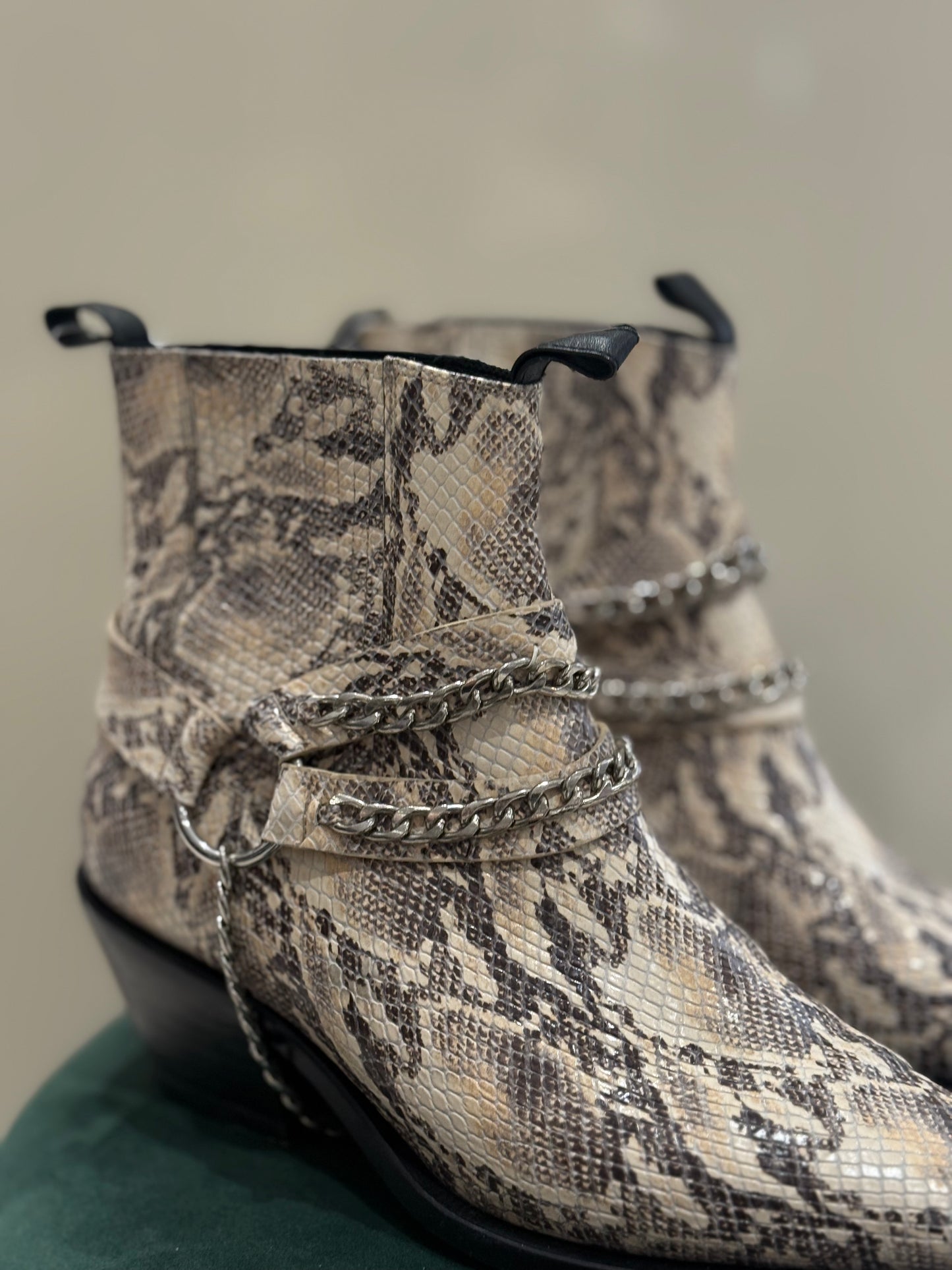 ANINE BING im Snake Print